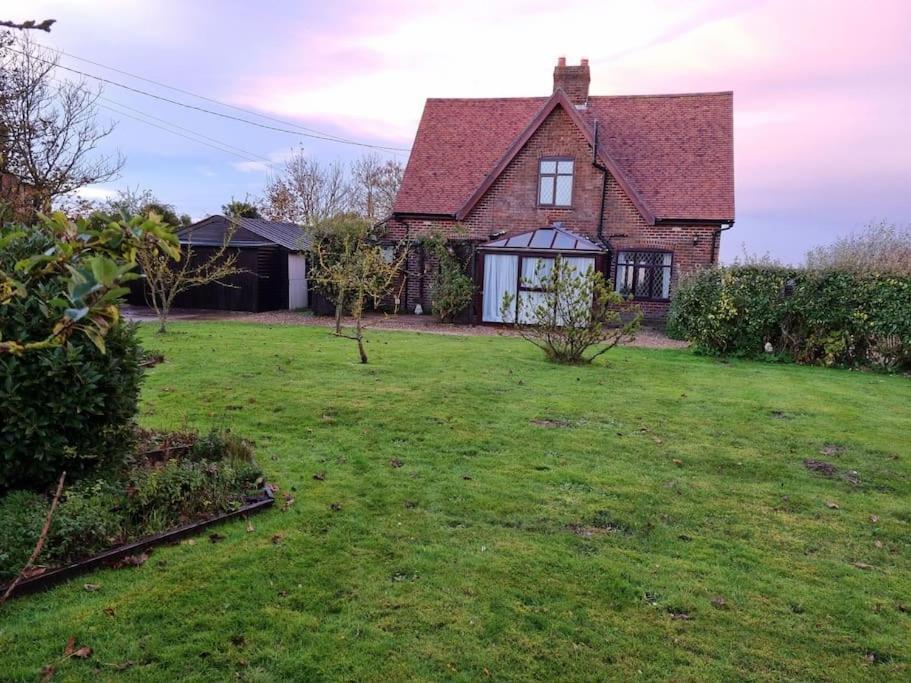 Spacious Detached Home With Beautiful Seaviews, Sleeps 6 Trimingham 外观 照片